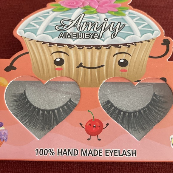 🆕2 Sets of Faux EyeLashes: 3D/31&3D/45. No glue needed - Picture 2 of 5